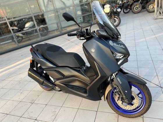 YAMAHA XMAX 250 CONNECTED ABS YAMAHA XMAX 250 CONNECTED ABS
